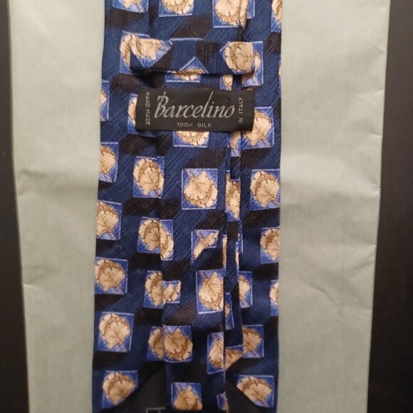 Vintage Italian Silk Tie - Picture 2 of 2